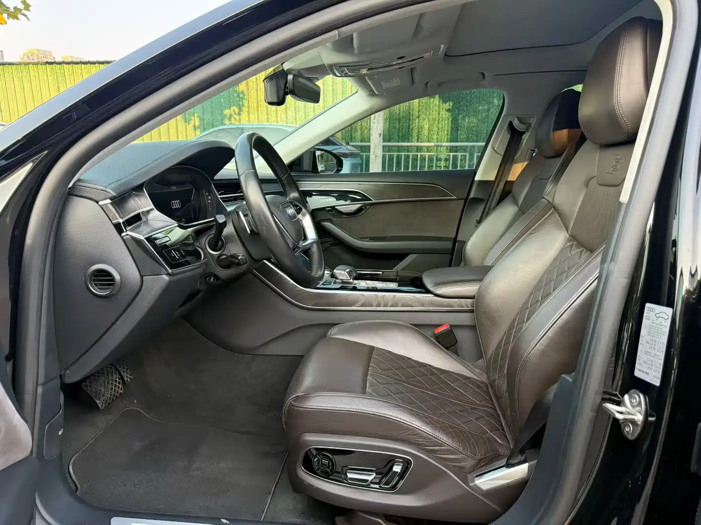 Фото 4 - Audi A8
