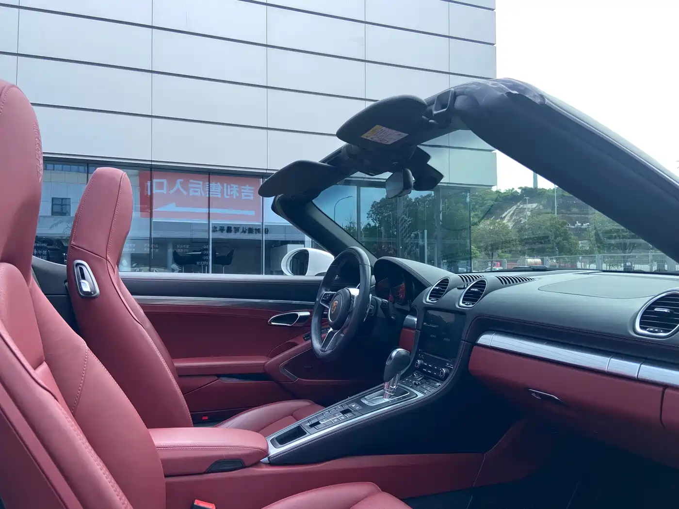 Porsche 718 2018 Boxster 2.0T фото 5
