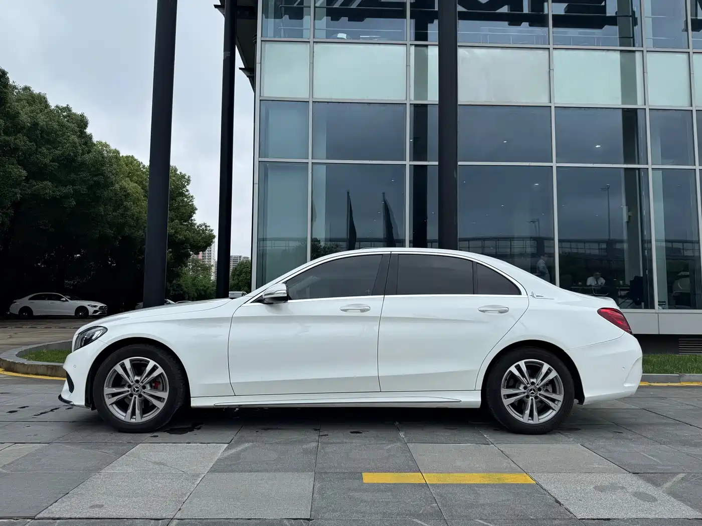 Mercedes-Benz C-Class 2017 Facelift C 200 L Sport Edition фото 4