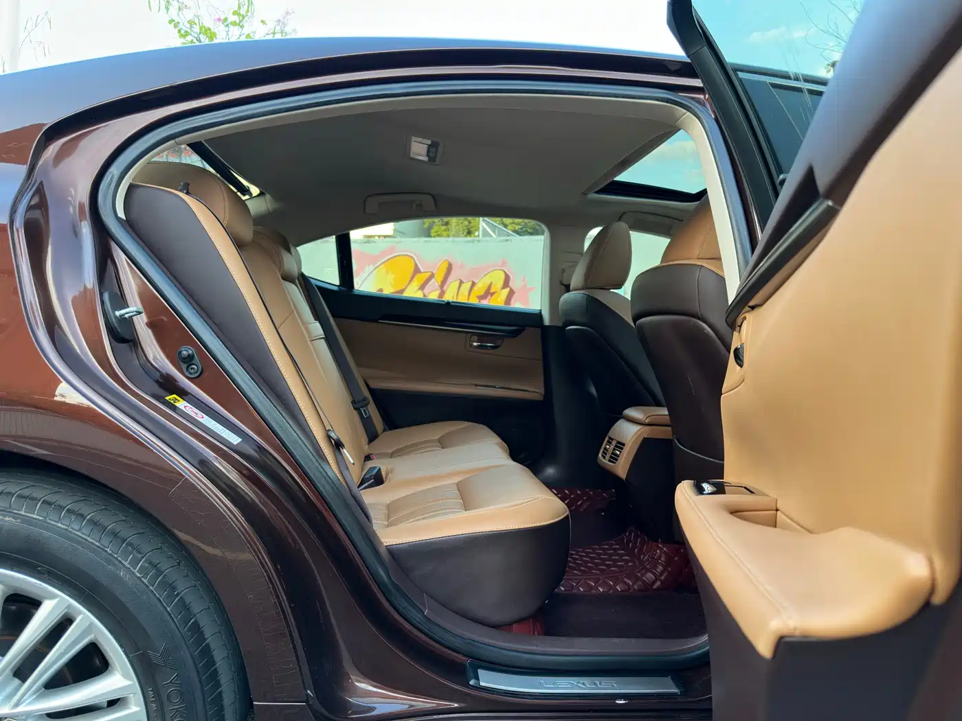 Lexus ES 2015 250 Elegance Edition фото 13