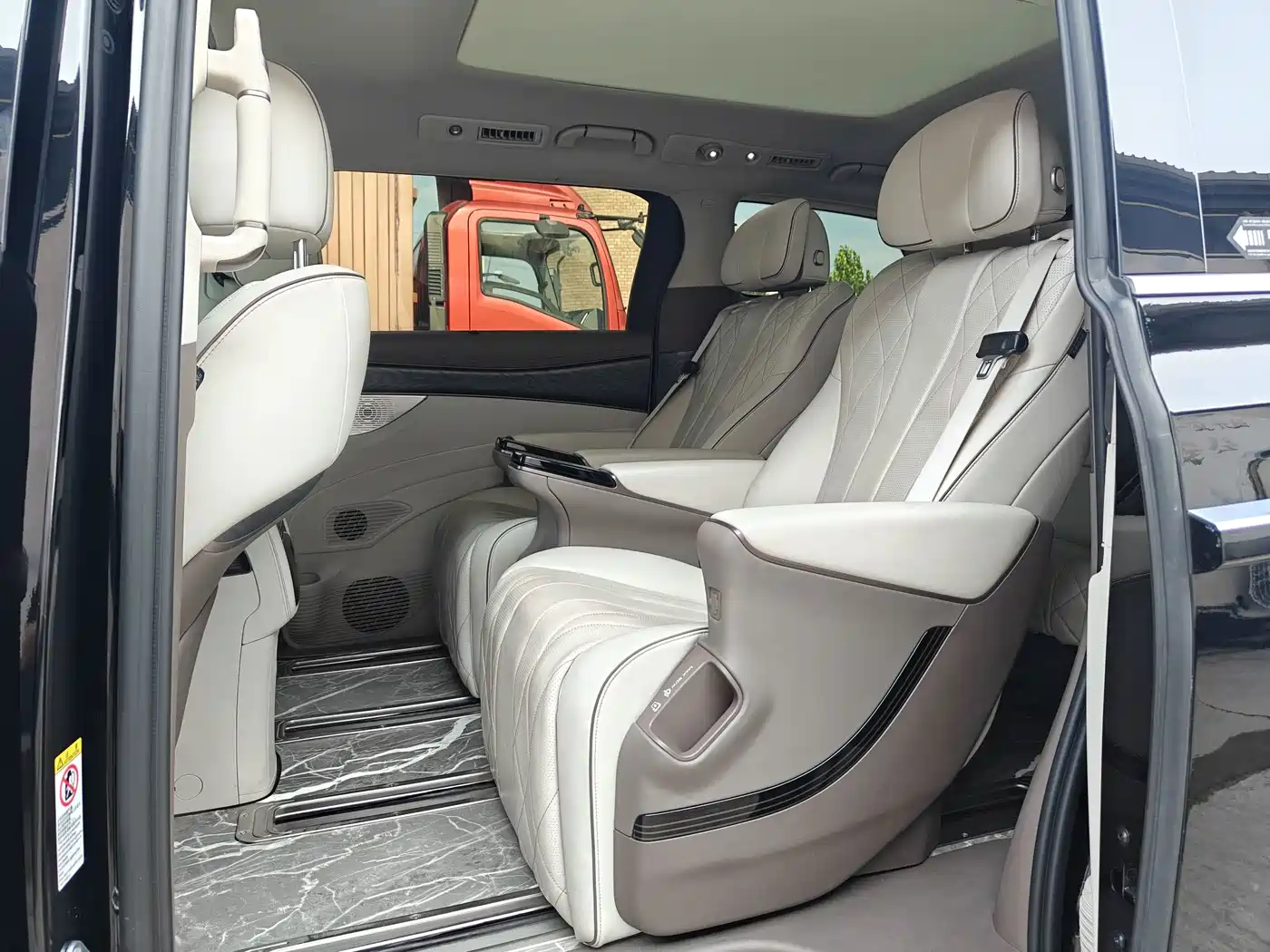Denza D9 2023 2022 DM-i 1040 Premium