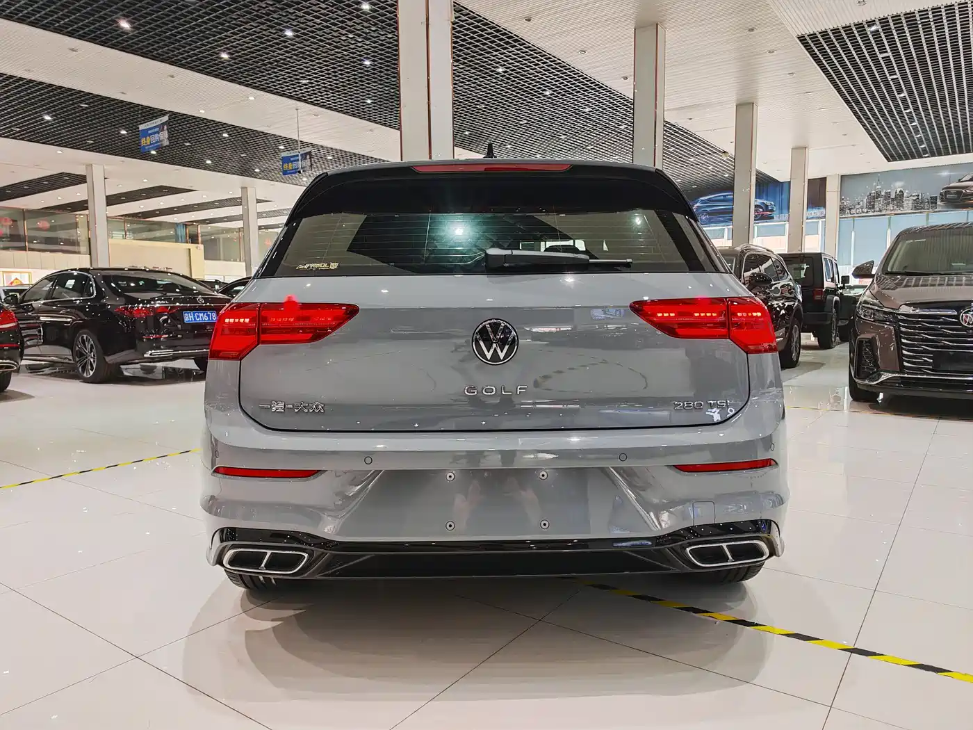 Volkswagen Golf 2023 Model 280TSI DSG R-Line фото 15