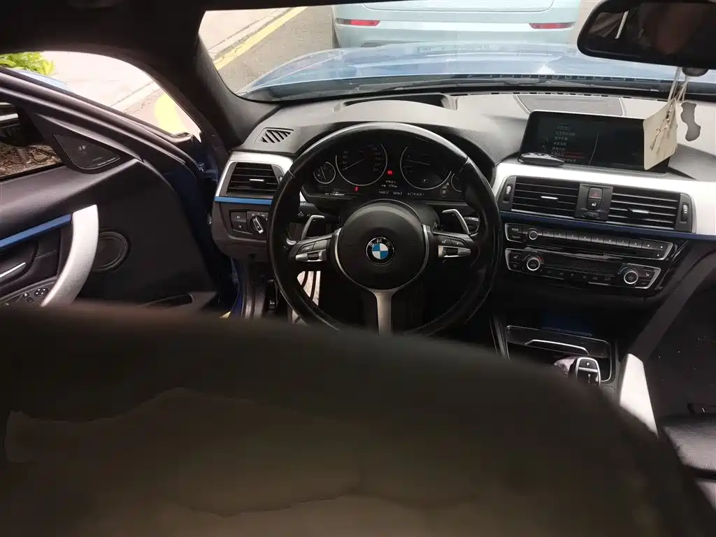 BMW 3 Series 2016 328i M Sport фото 3