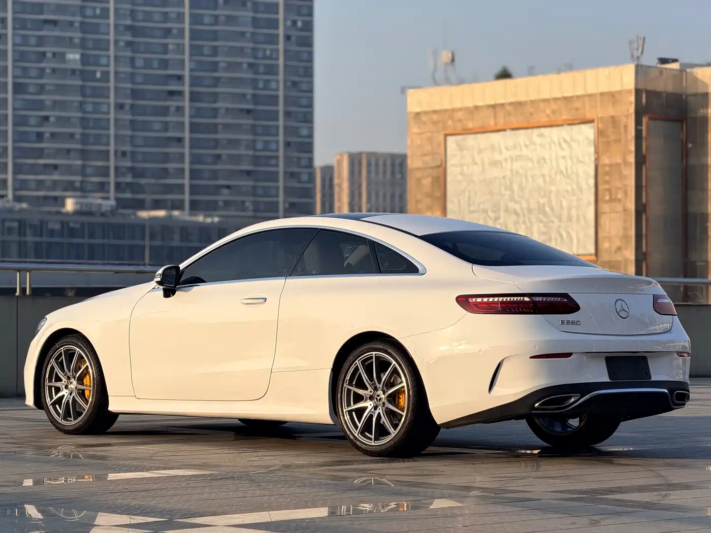 MERCEDES-BENZ E CLASS