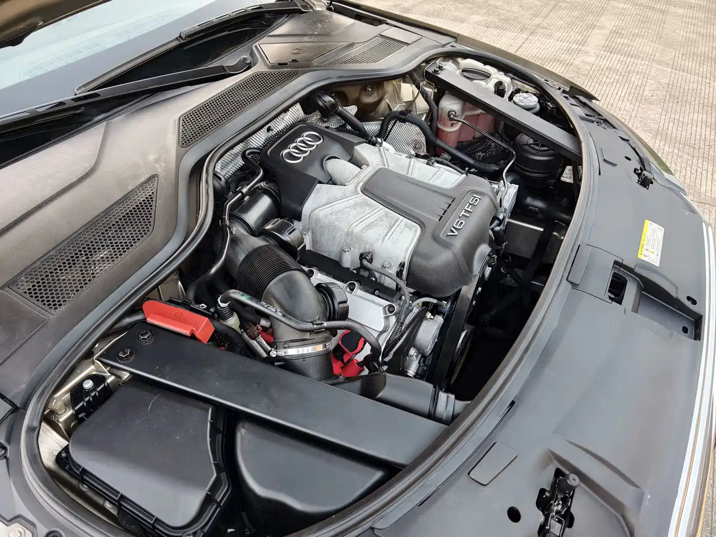 Audi A8 2011 2011 A8L 3.0 TFSI quattro Comfort (245kW)