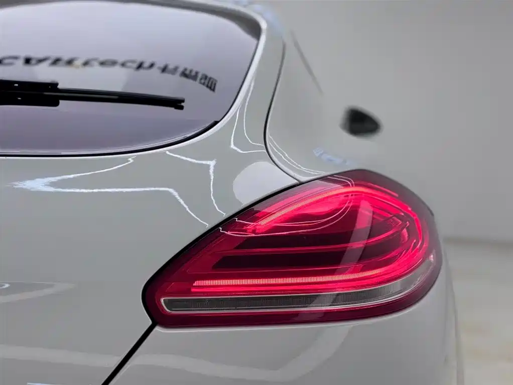 Porsche Panamera 2014 Panamera 4 3.0T фото 9