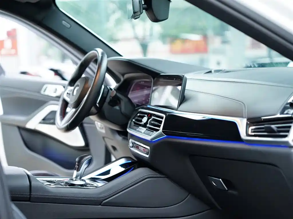 BMW X6 M 2022 X6 M фото 36