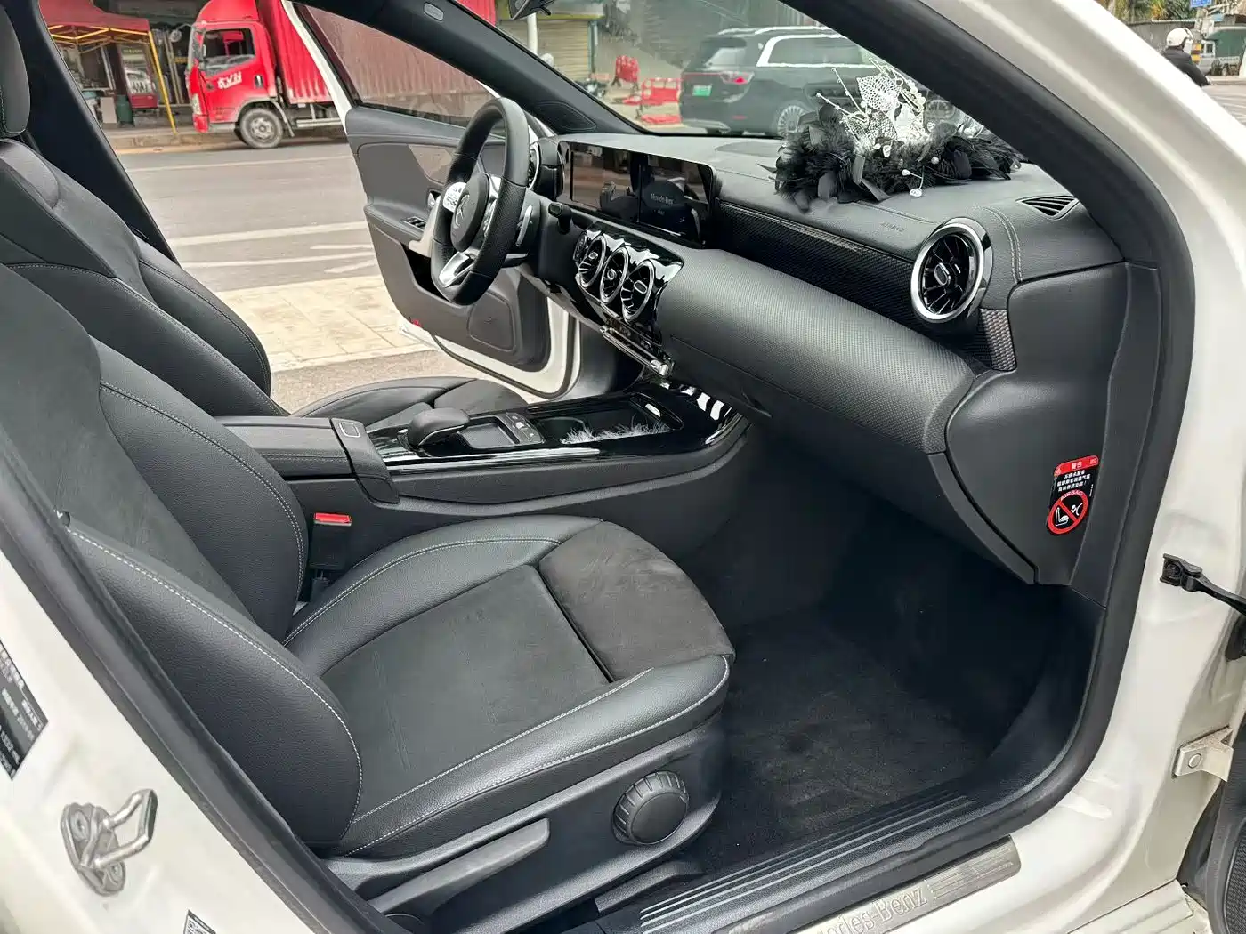 Mercedes-Benz A-Class 2019 A 180 L Sport Sedan фото 7