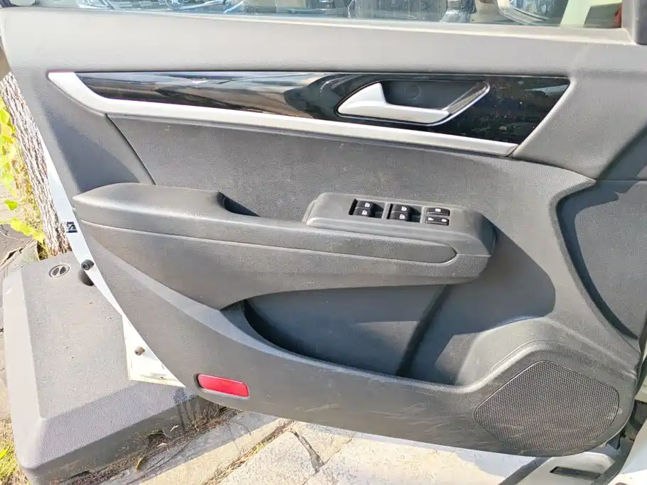 Dongfeng Aeolus Dongfeng Fengshen AX7 2016 2015 2.0L Automatic Smart Ease