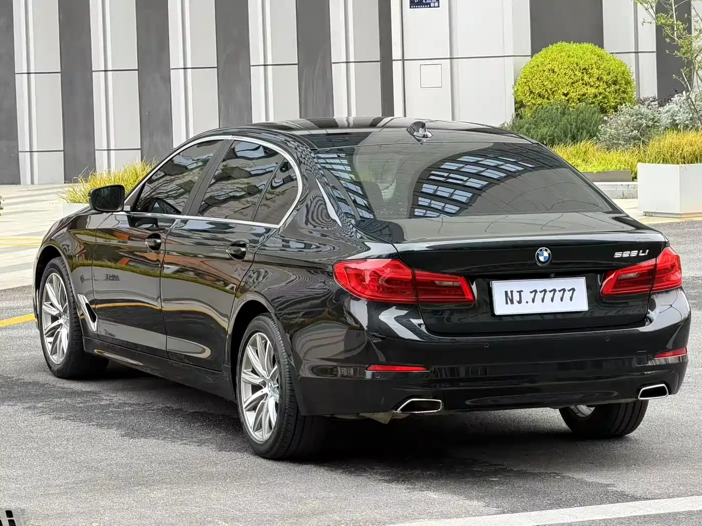 BMW 5 Series 2018 528Li Launch Special Edition фото 14
