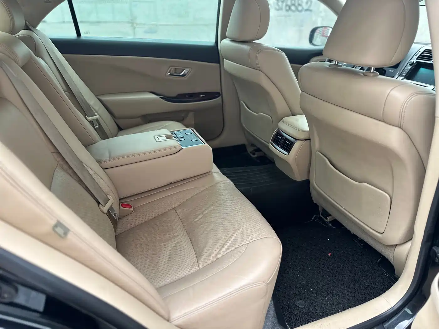 Toyota Crown 2010 2.5L Royal Leather Sunroof Navigation фото 6