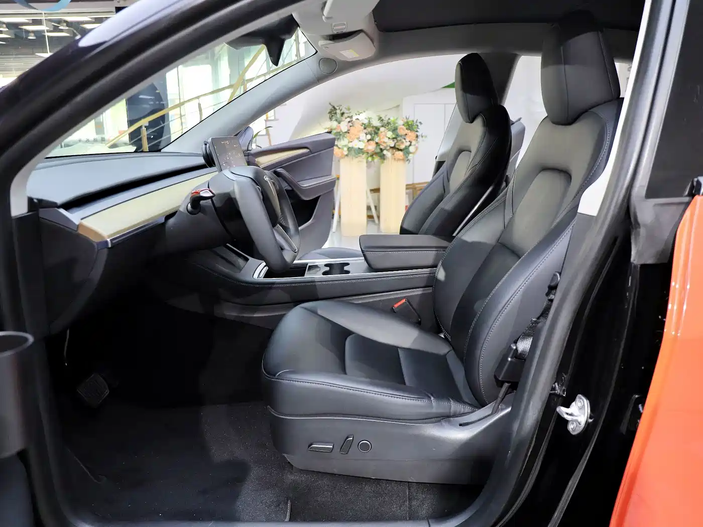 Фото 10 - Tesla Model Y