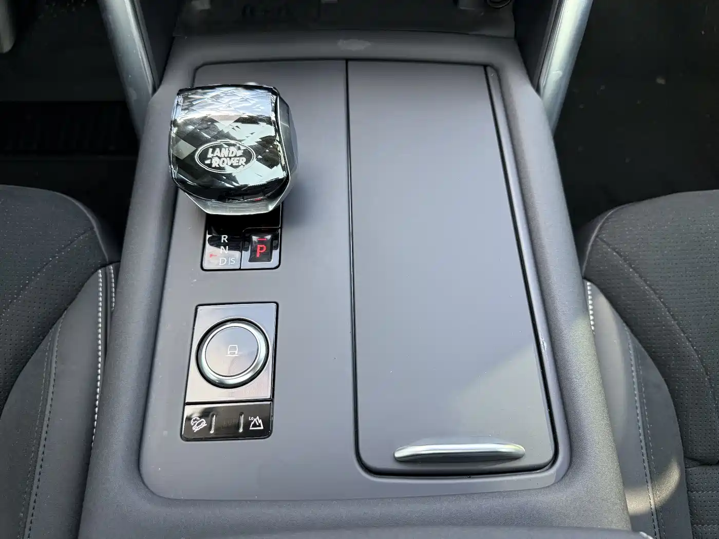 LAND ROVER DISCOVER