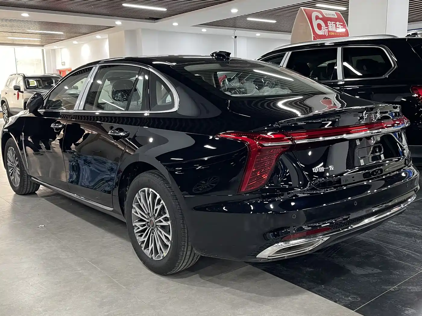 Hongqi H5 2025 1.5T DCT Flag Rhythm 500,000 Units Memorial Edition фото 5