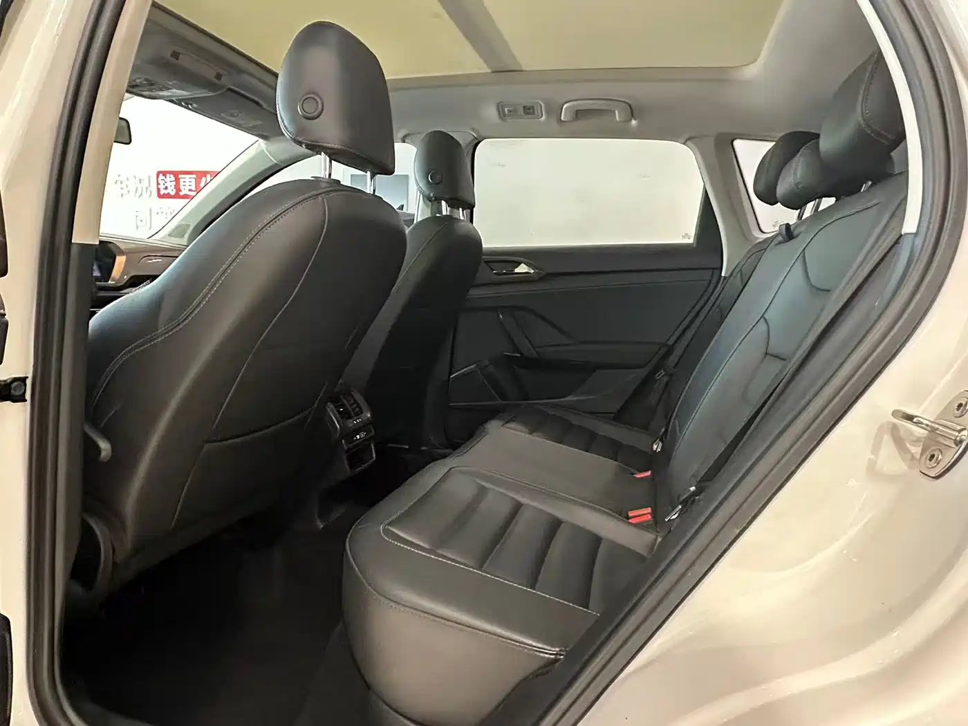 Volkswagen Tharu 2022 280TSI FWD Luxury Edition фото 7