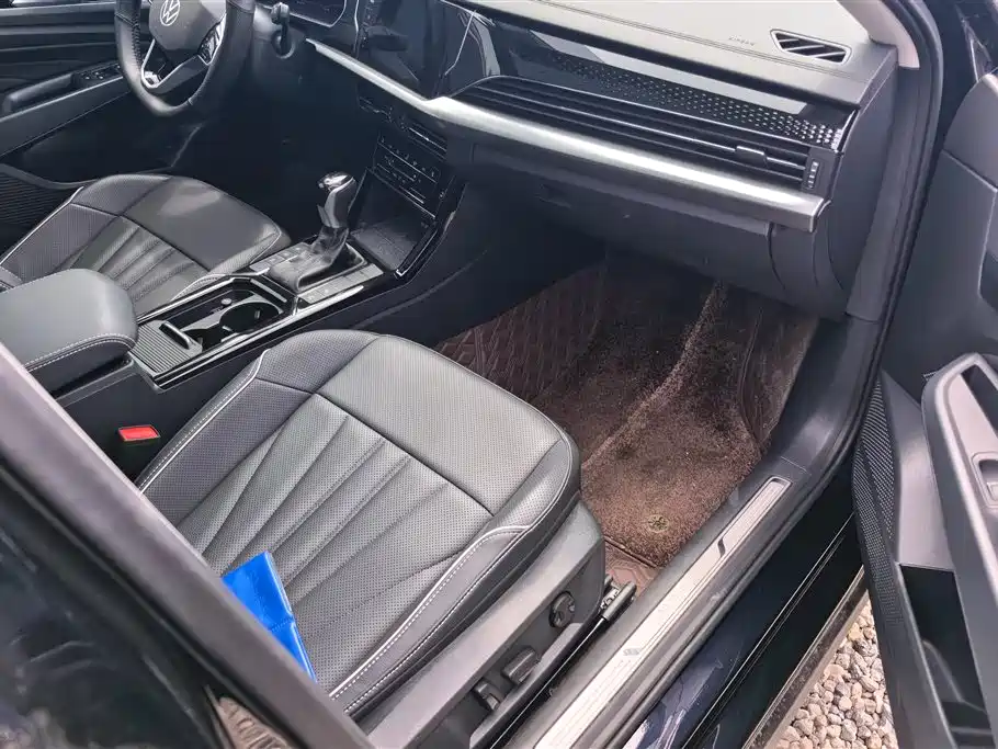 Volkswagen Passat 2024 380TSI Starlight Dragon Glory Edition фото 8