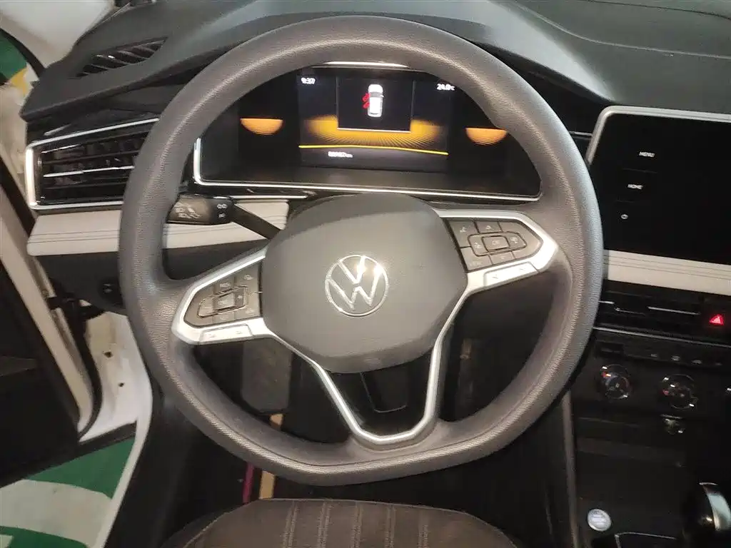 Volkswagen Tiguan L 2022 330TSI Automatic 2WD Comfort Edition фото 4