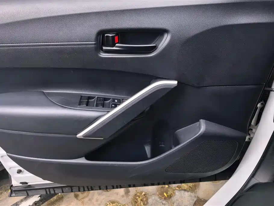 Toyota Frontlander 2022 2.0L CVT Elite фото 7
