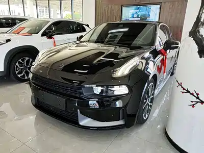 Lynk & Co 03