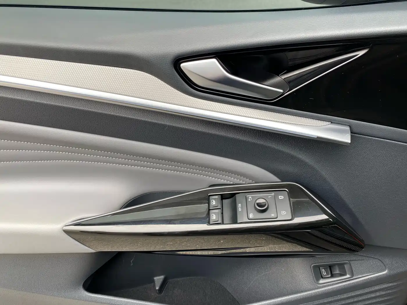 VOLKSWAGEN ID.4 CROZZ