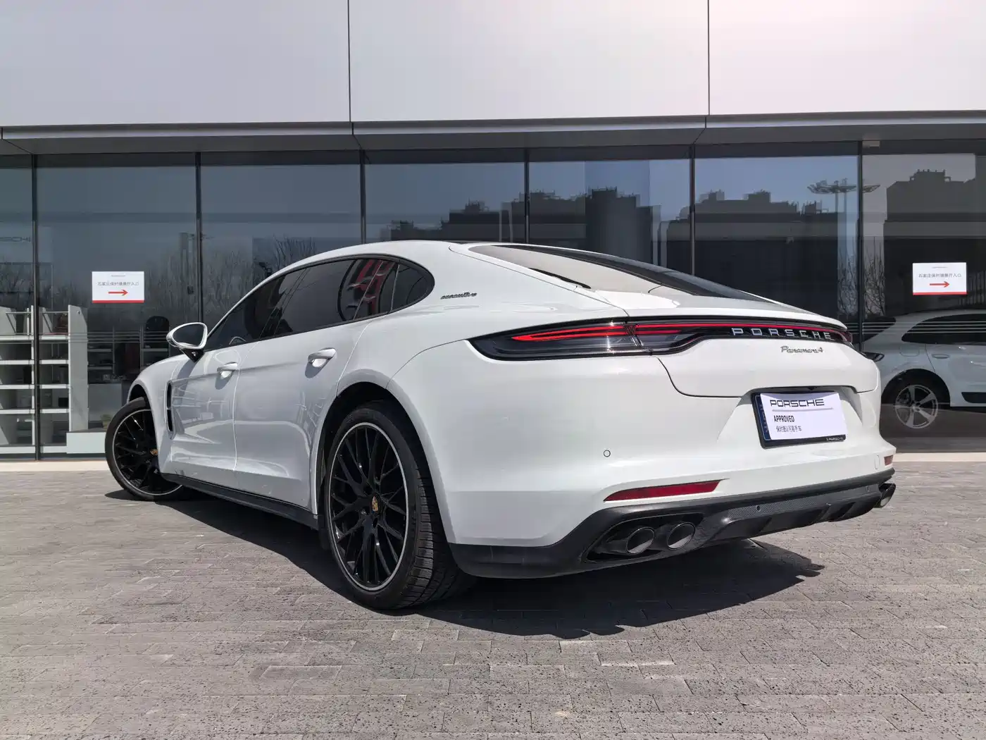 PORSCHE PANAMERA