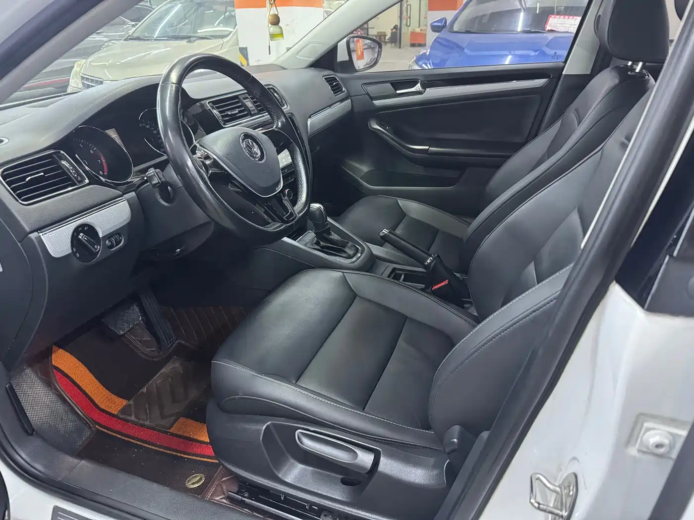 Volkswagen Sagitar 2015 230TSI Automatic Comfort фото 4