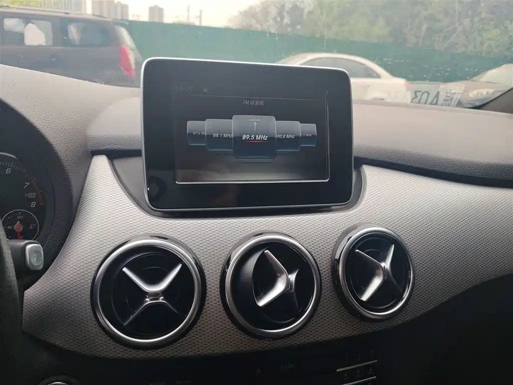 Mercedes-Benz B-Class 2015 B 200 Dynamic фото 5