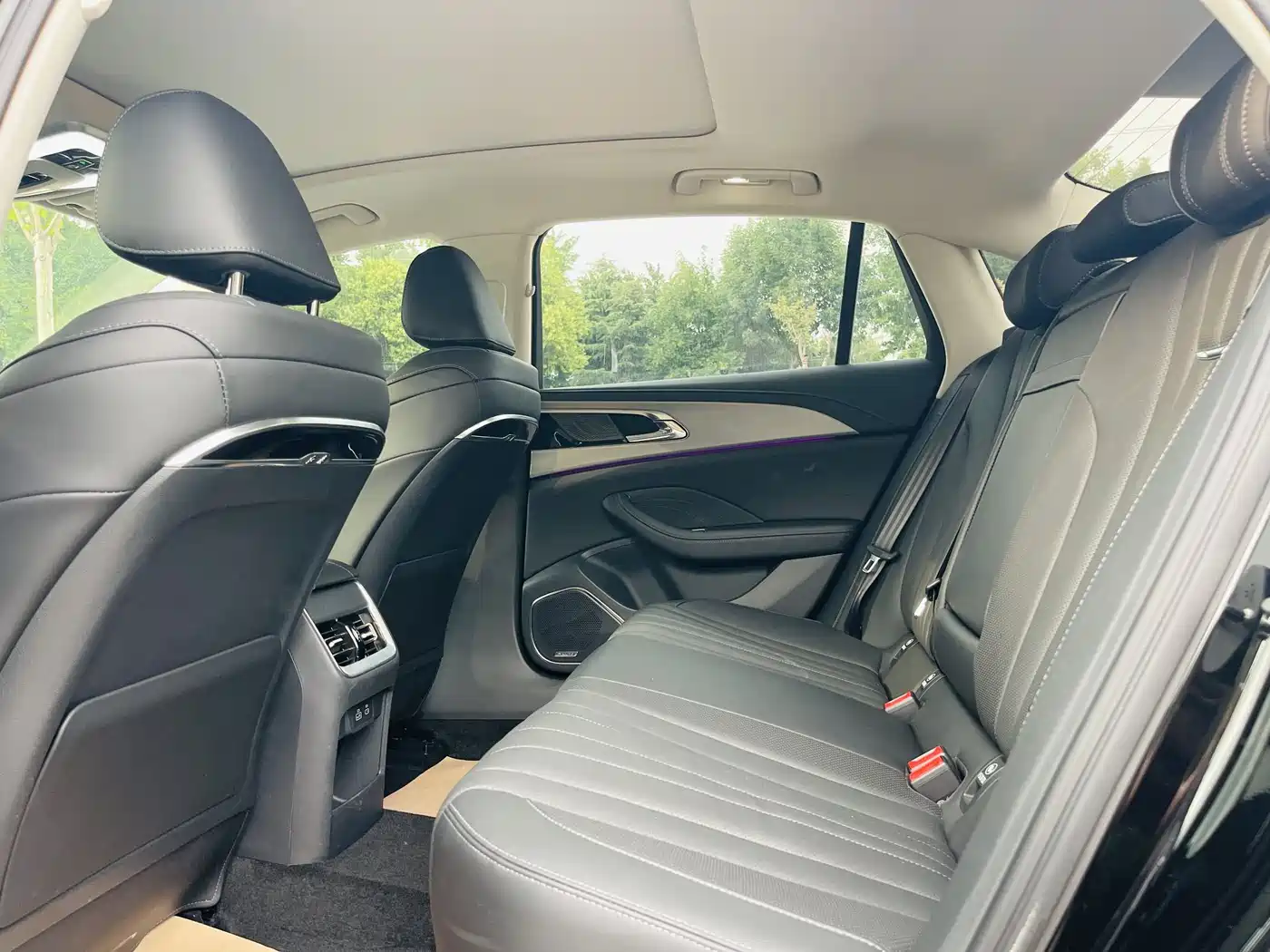 Hongqi H5 2024 2.0T Automatic Smart Connect Flag Smooth Edition фото 26