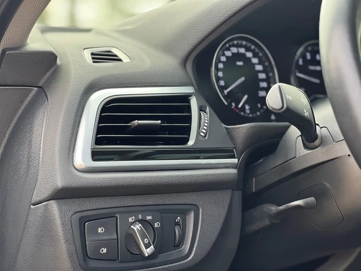 BMW 1 Series 2018 Facelift 118i Sport фото 27