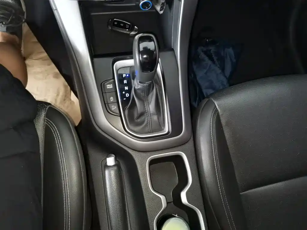 Hyundai Beijing Hyundai ix35 2018 2.0L Automatic 2WD Zhiyong·Enjoyment Edition фото 14