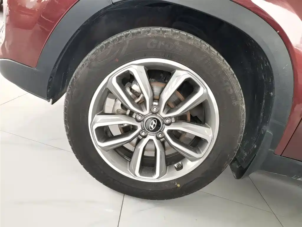 Hyundai Beijing Hyundai ix35 2018 2.0L Automatic 2WD Zhiyong·Enjoyment Edition фото 23