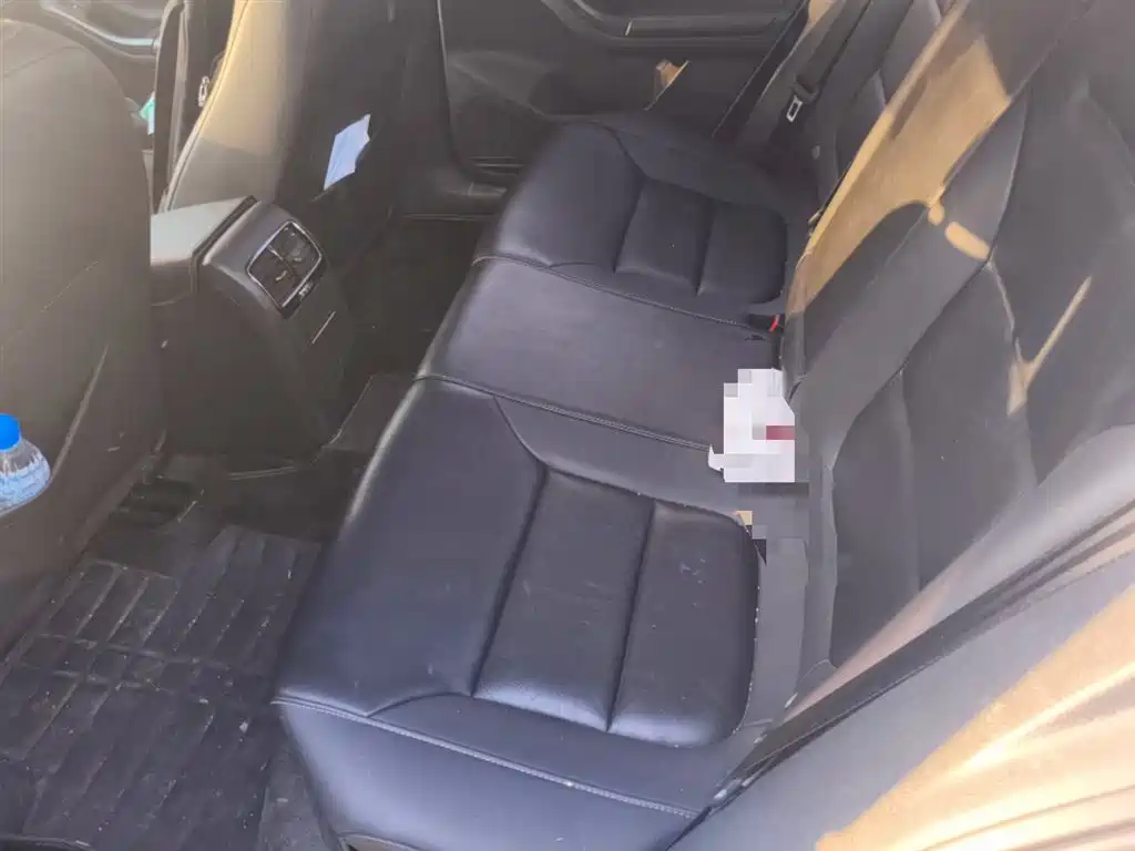 Volkswagen Sagitar 2015 1.6L Automatic Comfort фото 15