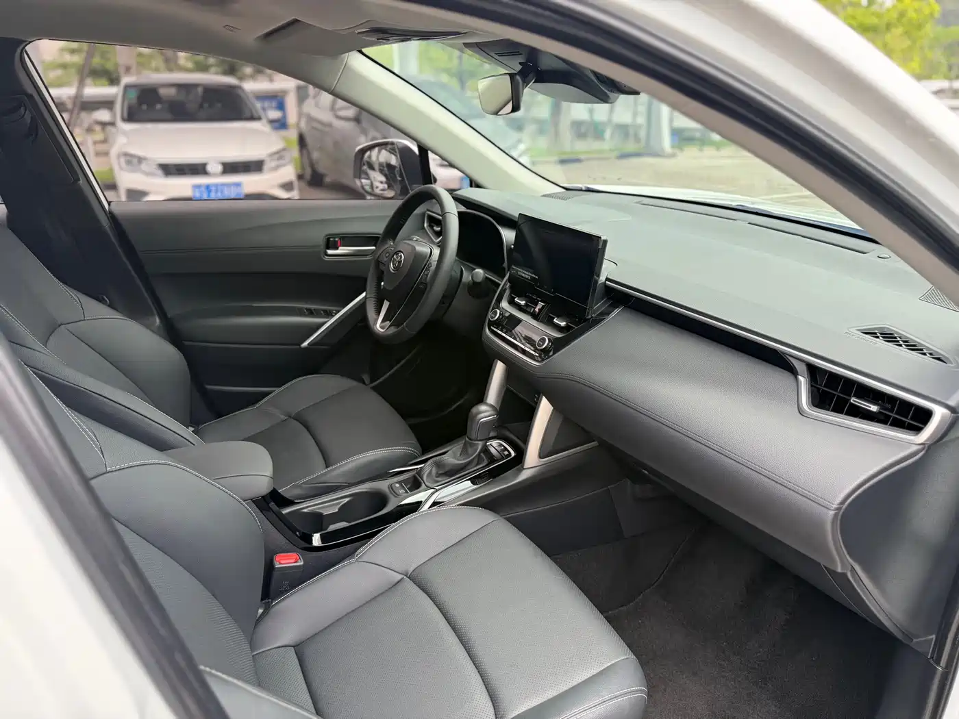 Toyota Frontlander 2023 2.0L Smart Hybrid Dual Engine Prestige Edition фото 6