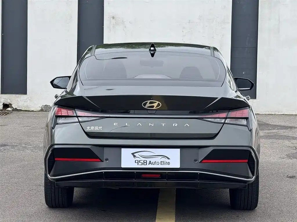 Hyundai Elantra 2023 1.5L CVT GLX Elite Edition фото 10