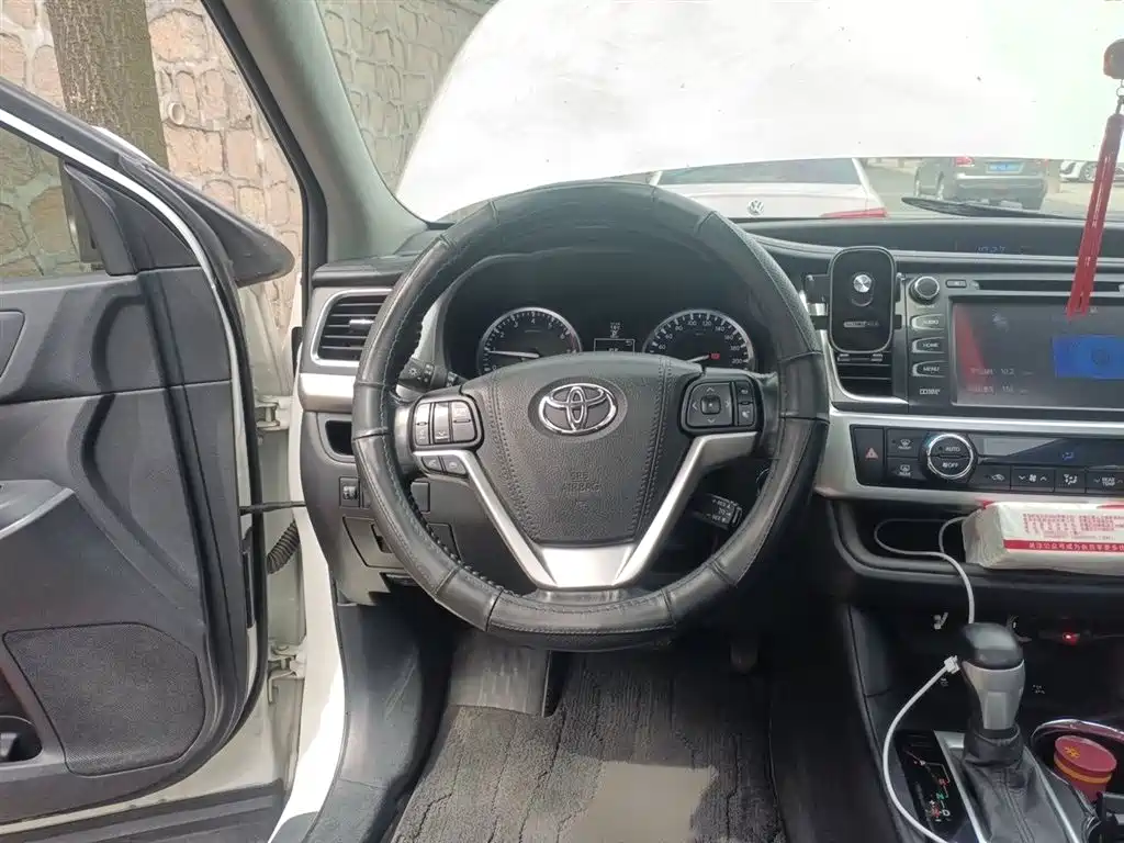 Toyota Highlander 2015 2.0T AWD Luxury Edition 7-seater фото 3
