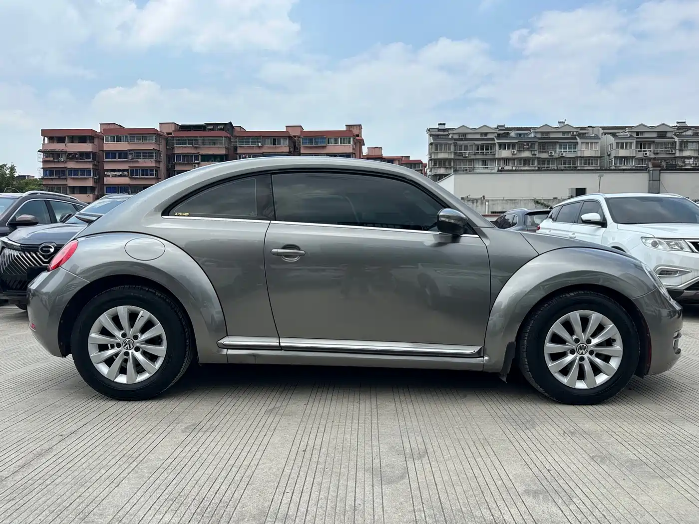 Volkswagen Beetle 2013 1.4TSI Fender Rock Edition фото 12