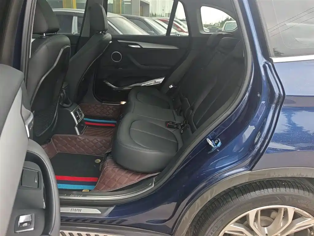 BMW X1 2018 sDrive20Li Leading Model фото 17