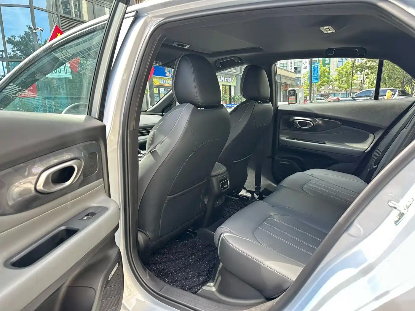 GAC Trumpchi Trumpchi Emkoo 2024 Model 270T DCT Shadow Leopard R-Style Edition фото 5