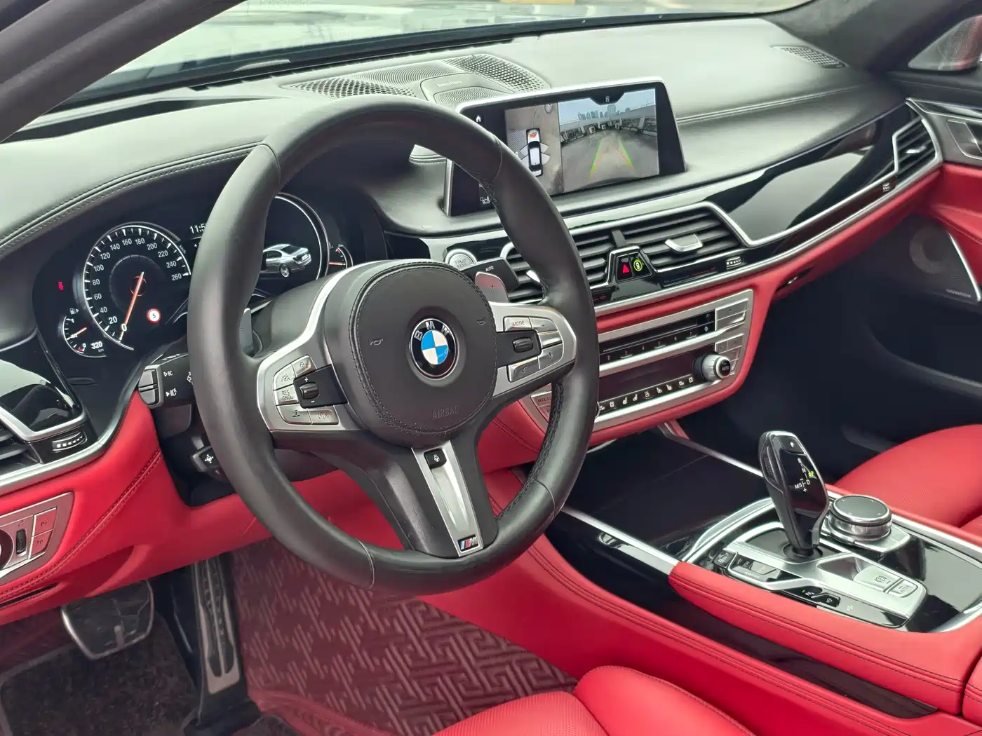 BMW 7 Series 2018 750Li xDrive M Sport Package фото 14