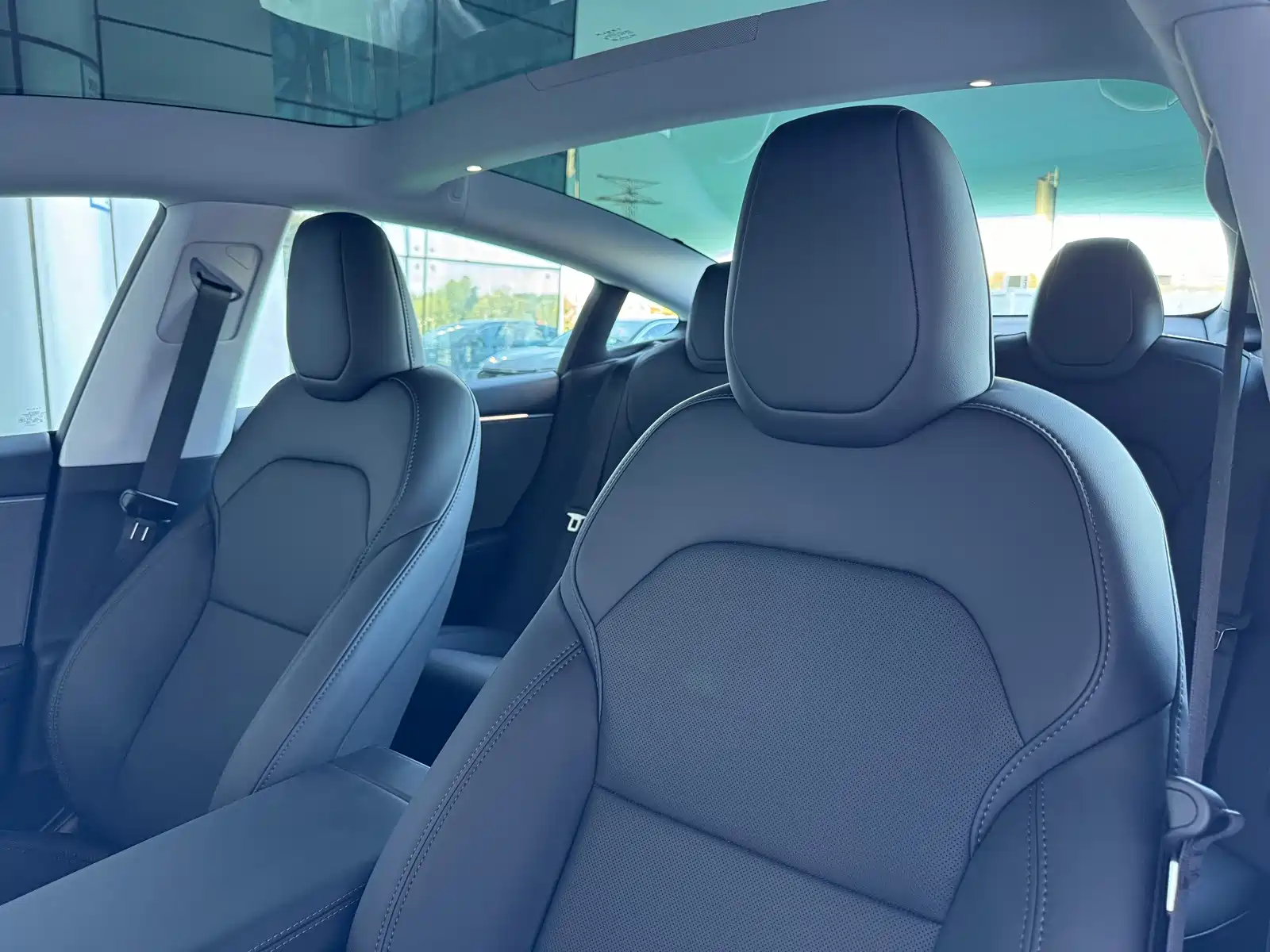 Фото 8 - Tesla Model 3