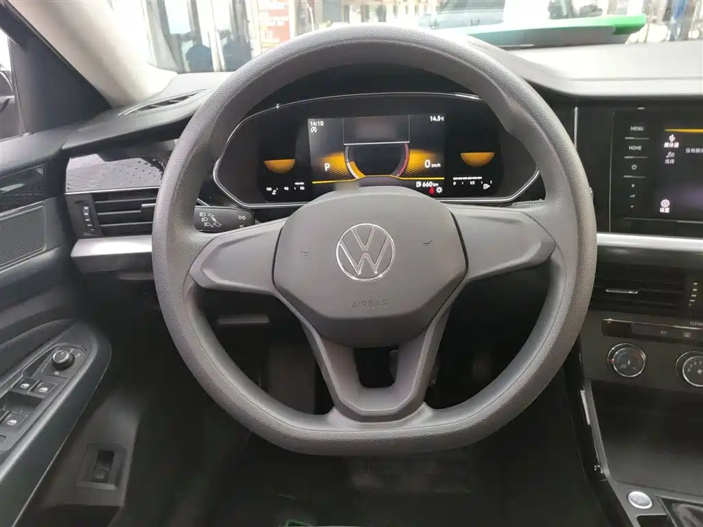 Volkswagen Passat 2022 280TSI Business Edition фото 8