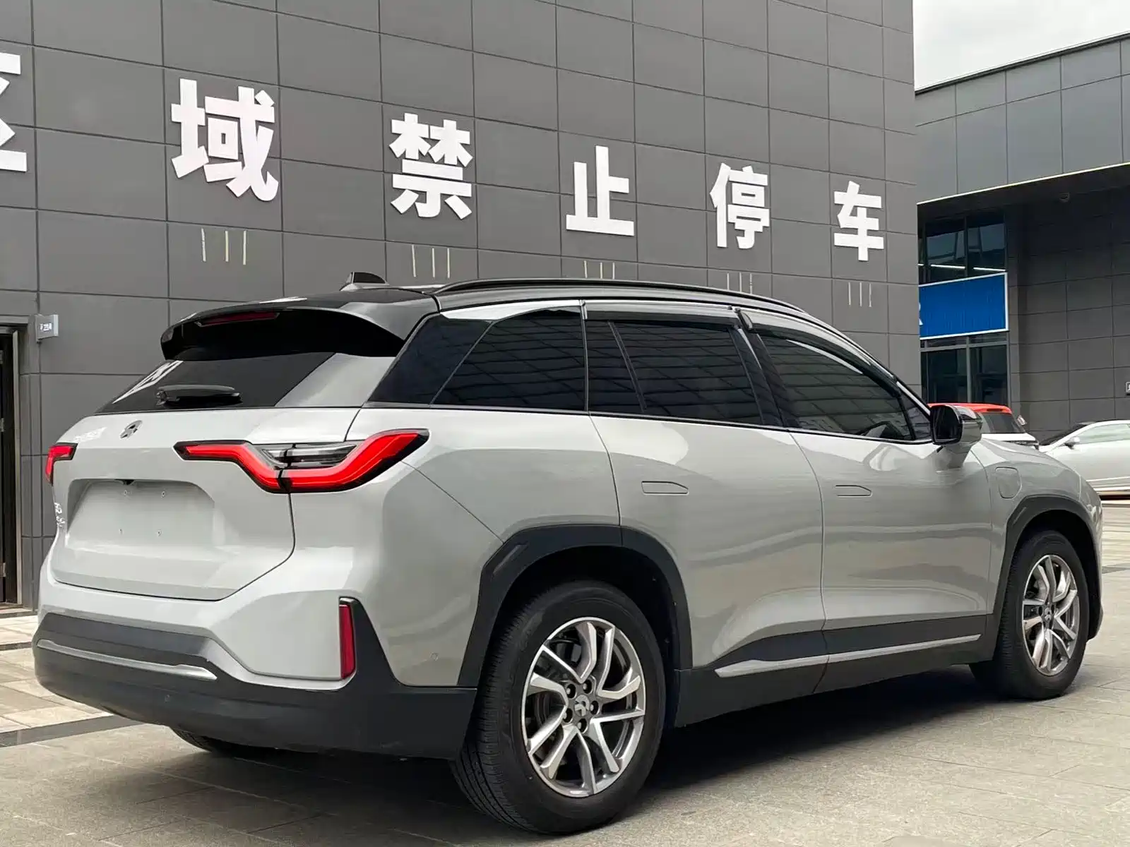 Фото 10 - NIO ES6