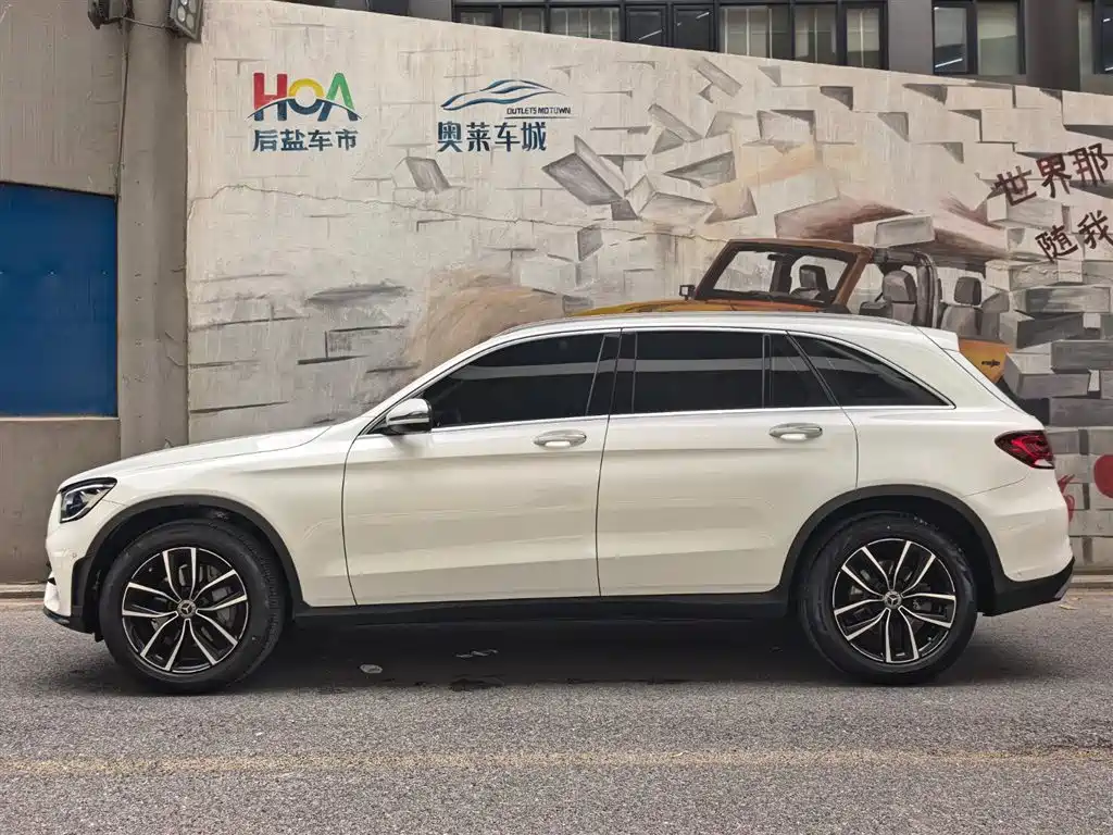 Mercedes-Benz GLC 2022 Facelift GLC 260 L 4MATIC Luxury Model фото 3