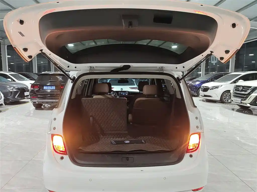 Buick GL6 2021 323T Mild Hybrid Connected Luxury фото 19