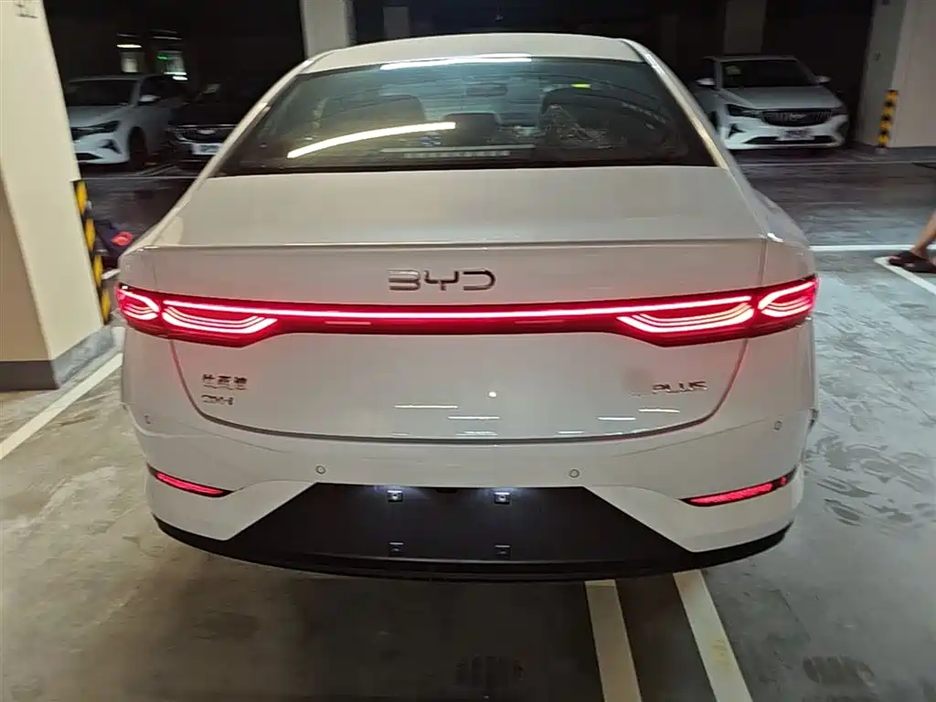 BYD Qin PLUS 2026 DM-i Smart Edition 128KM Progressive фото 6