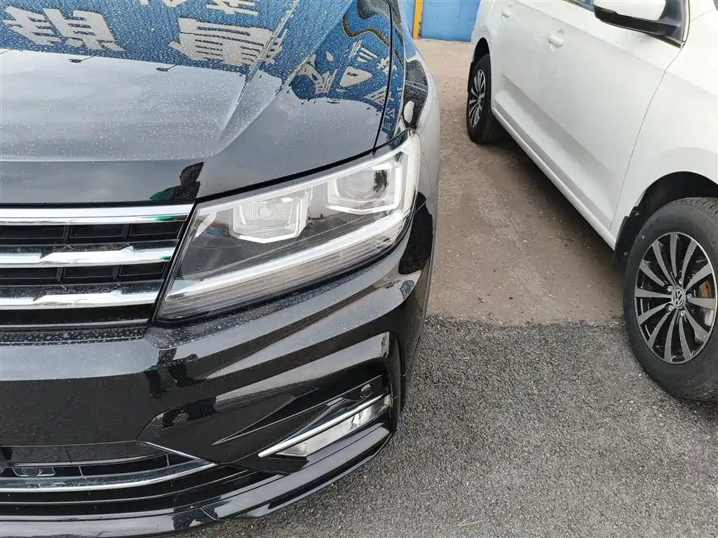 Volkswagen Tiguan L 2021 330TSI Automatic 2WD R-Line Premium фото 19