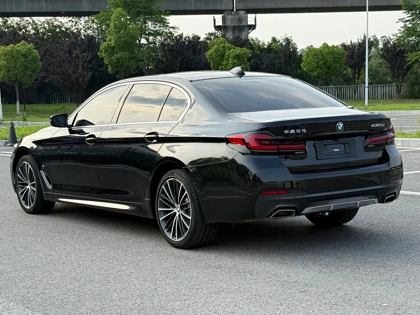 BMW 5 Series 2023 530Li Leading M Sport Package фото 7