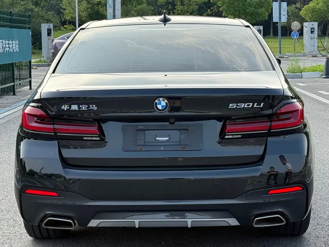 BMW 5 Series 2023 530Li Leading M Sport Package фото 8