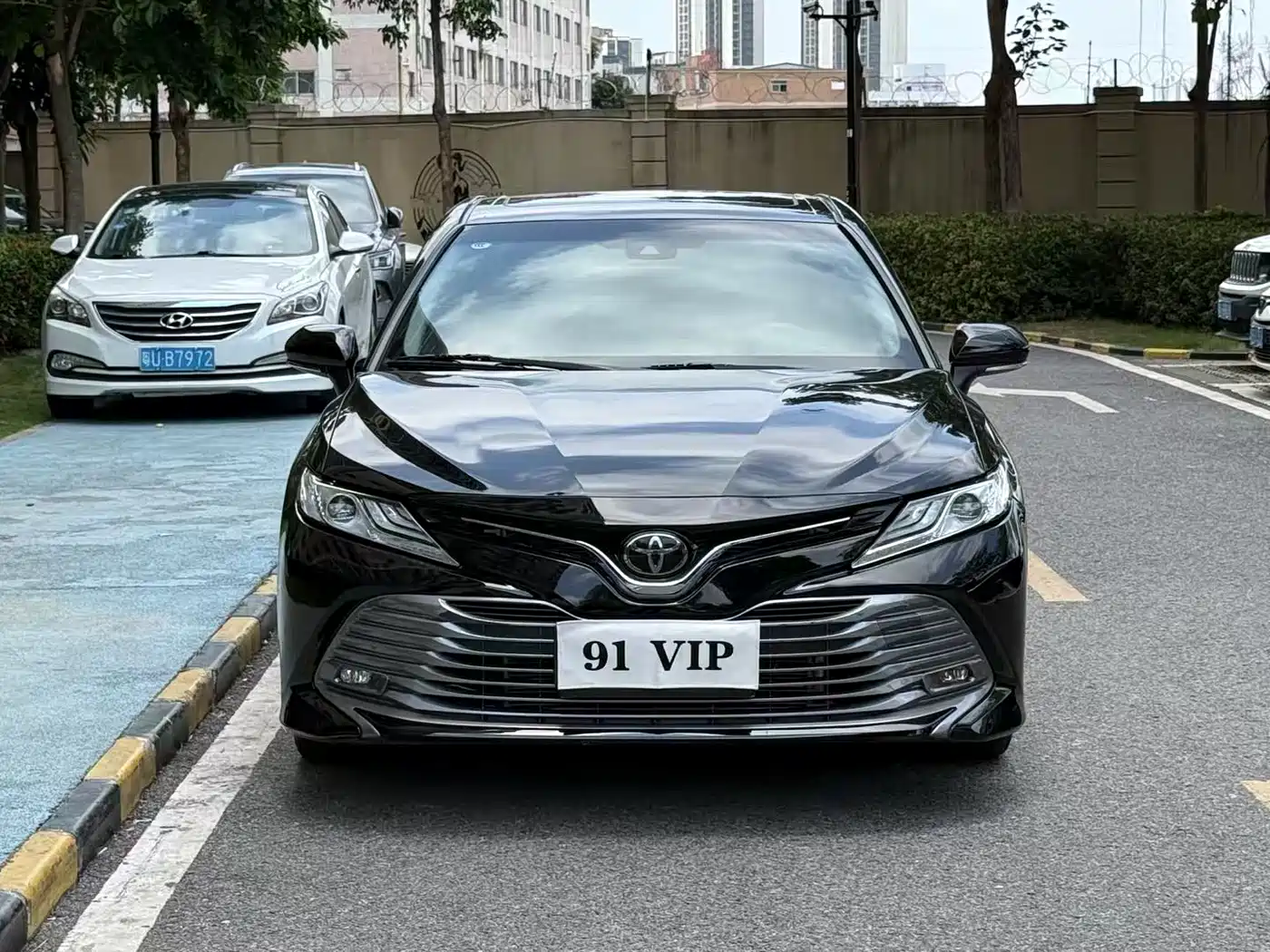 Toyota Camry 2018 2.0G Luxury Edition фото 2