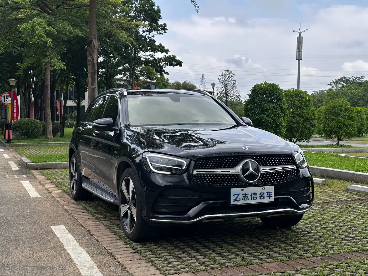 Mercedes-Benz GLC 2022 Facelift GLC 300 L 4MATIC Dynamic Collector's Edition фото 2